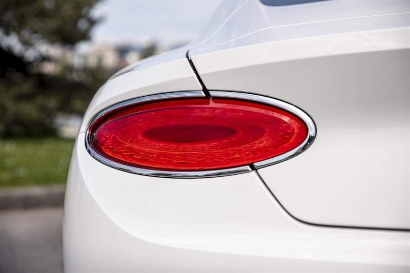 Used 2020 Glacier White (Solid) Bentley V8 image 9