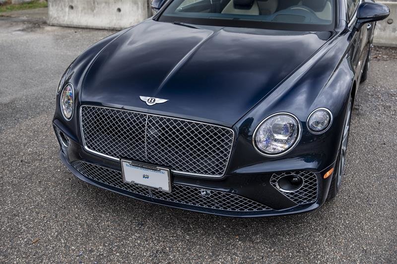 Used 2022 Dark Sapphire Bentley V8 image 4