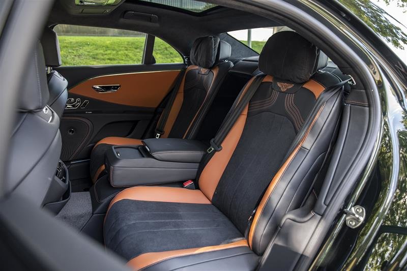 New 2023 Midnight Emerald Bentley FLYING SPUR S V8 image 22