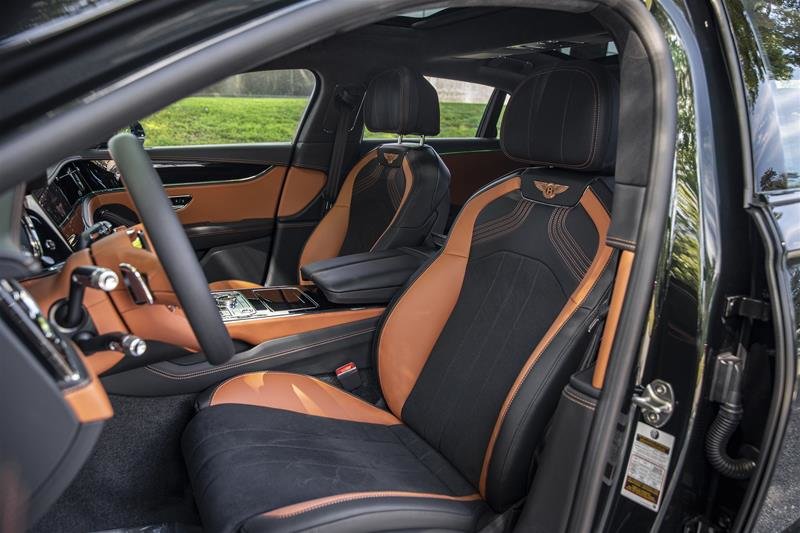 New 2023 Midnight Emerald Bentley FLYING SPUR S V8 image 20