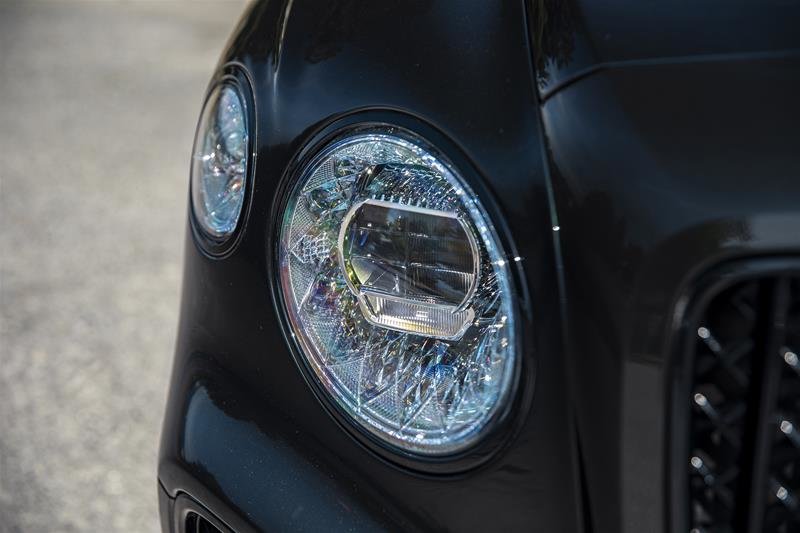 New 2023 Midnight Emerald Bentley FLYING SPUR S V8 image 4