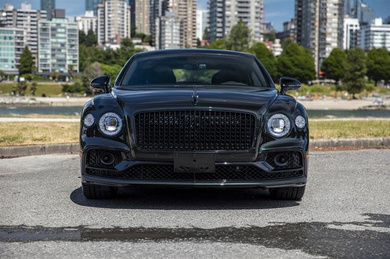New 2023 Midnight Emerald Bentley FLYING SPUR S V8 image 3