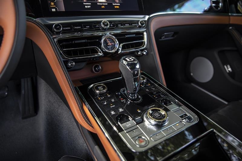 New 2023 Midnight Emerald Bentley FLYING SPUR S V8 image 17