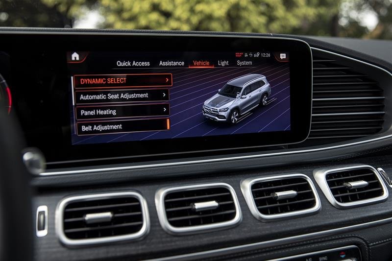 Used 2022 Black Mercedes-Benz 4MATIC SUV image 16