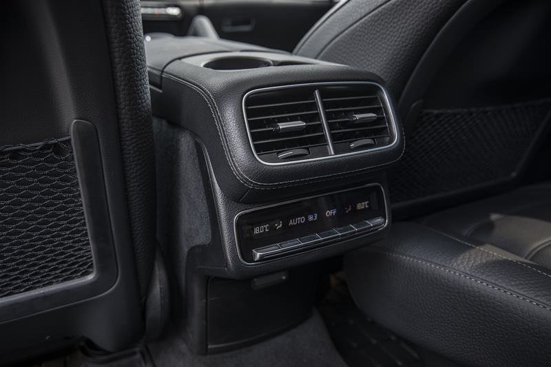 Used 2022 Black Mercedes-Benz 4MATIC SUV image 22