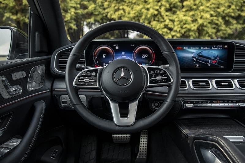 Used 2022 Black Mercedes-Benz 4MATIC SUV image 14