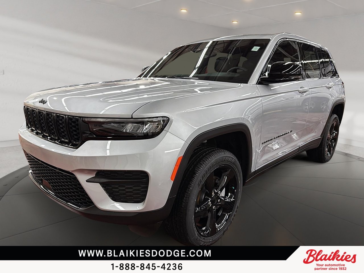 Silver Zynith 2025 Jeep Grand Cherokee SUV / Crossover Four-Wheel Drive Automatic