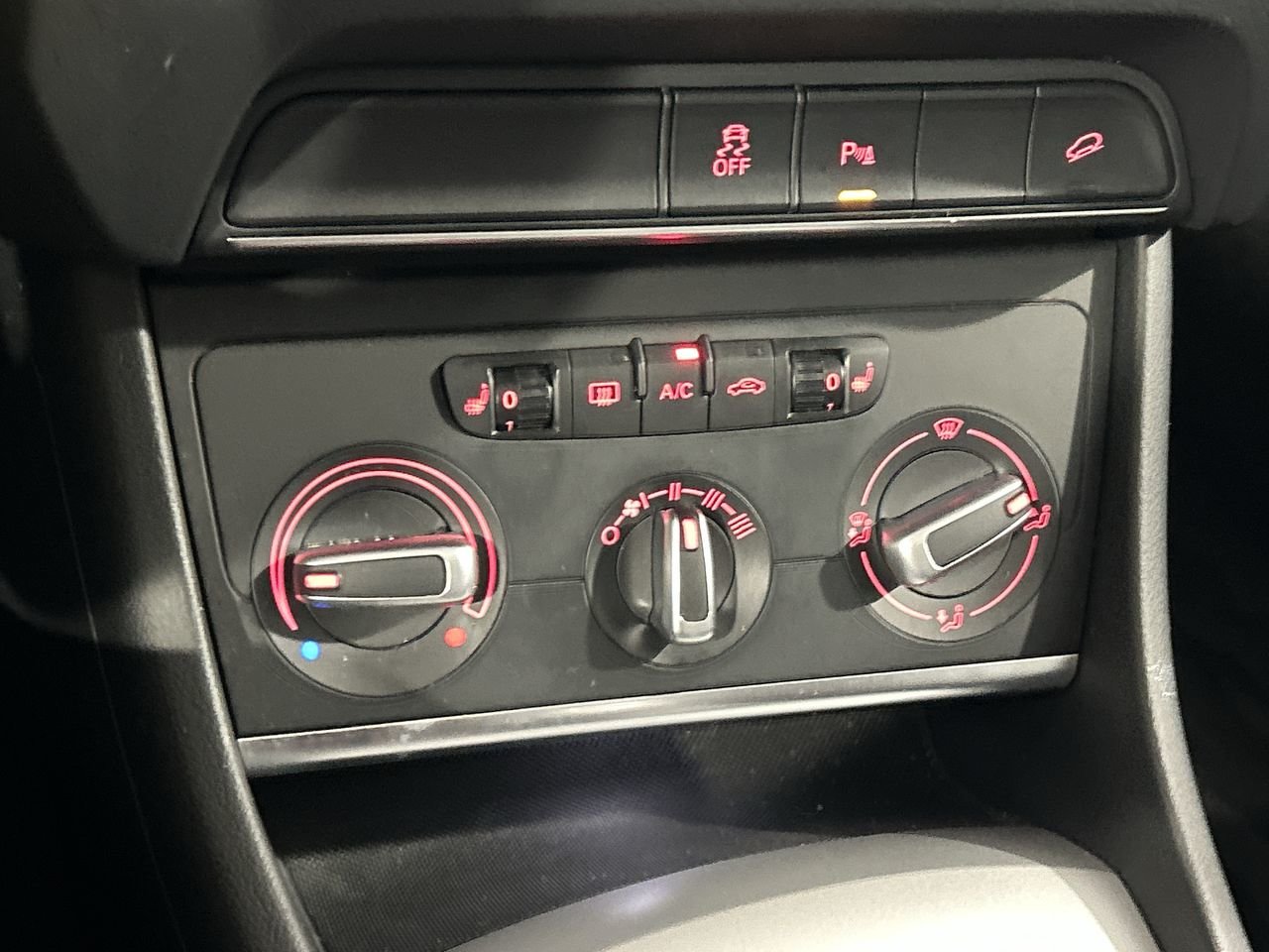 2018 Audi Q3 2.0T Komfort quattro 6sp Tiptronic, Toronto, Cash
