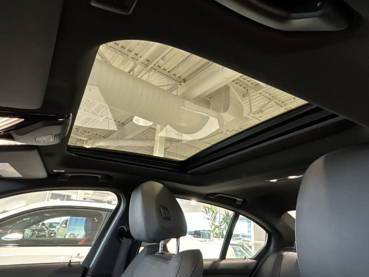 2021 BMW 330i XDrive Sedan (5R79) | Essential Package, Toronto, Cash
