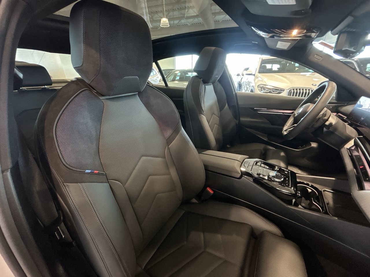 2026 BMW 530i xDrive Sedan | Essential PKG | M Sport PKG, 多伦多, 全款车