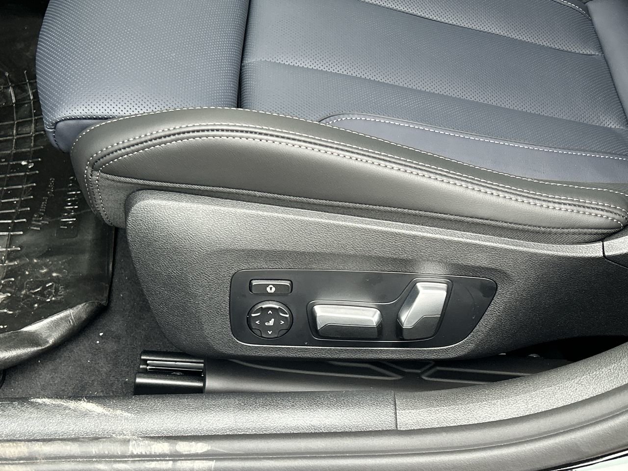 2025 BMW 8 Series Gran Coupe M850i xDrive, Toronto, Cash