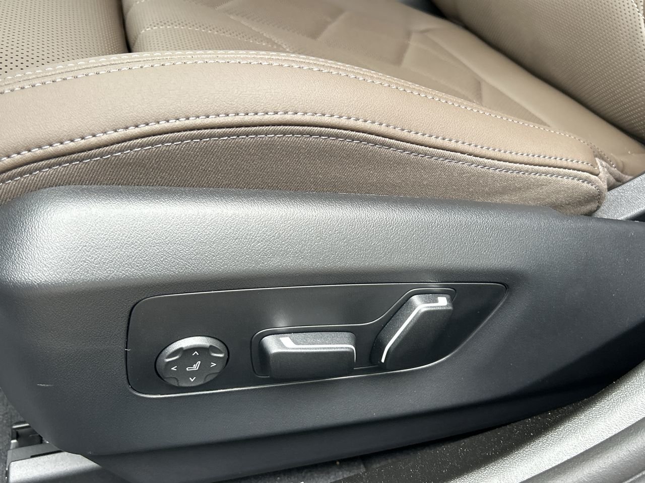 2025 BMW I5 I5 xDrive40, Toronto, Cash