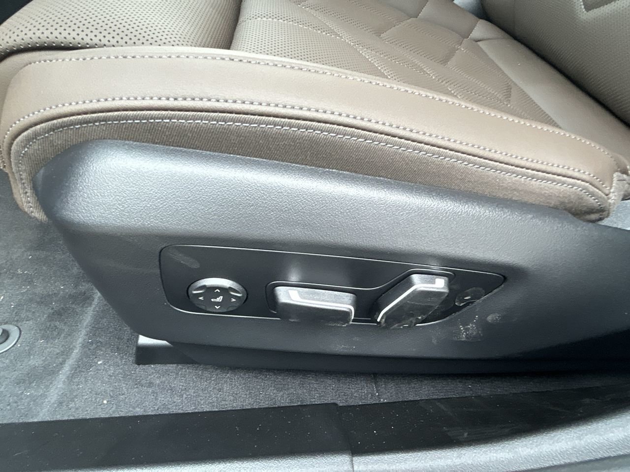 2025 BMW I5 I5 xDrive40, Toronto, Cash