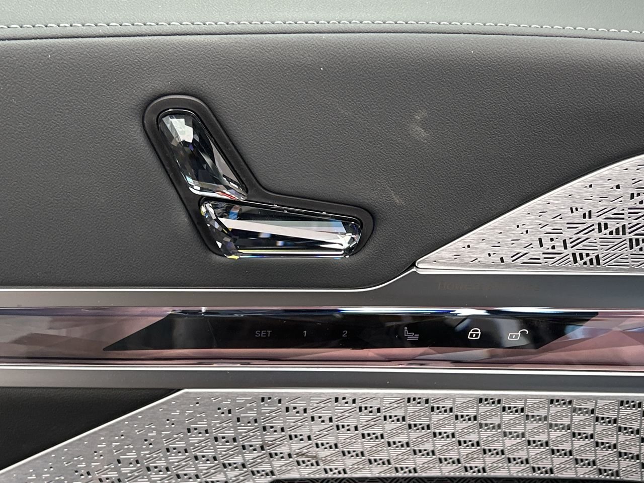 2024 BMW I7 M70 xDrive, Toronto, Cash