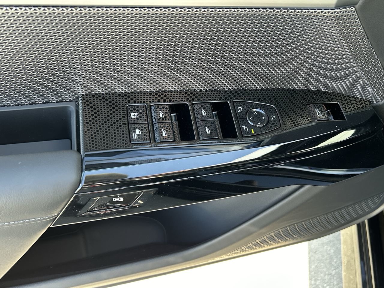 2024 BMW I7 M70 xDrive, Toronto, Cash