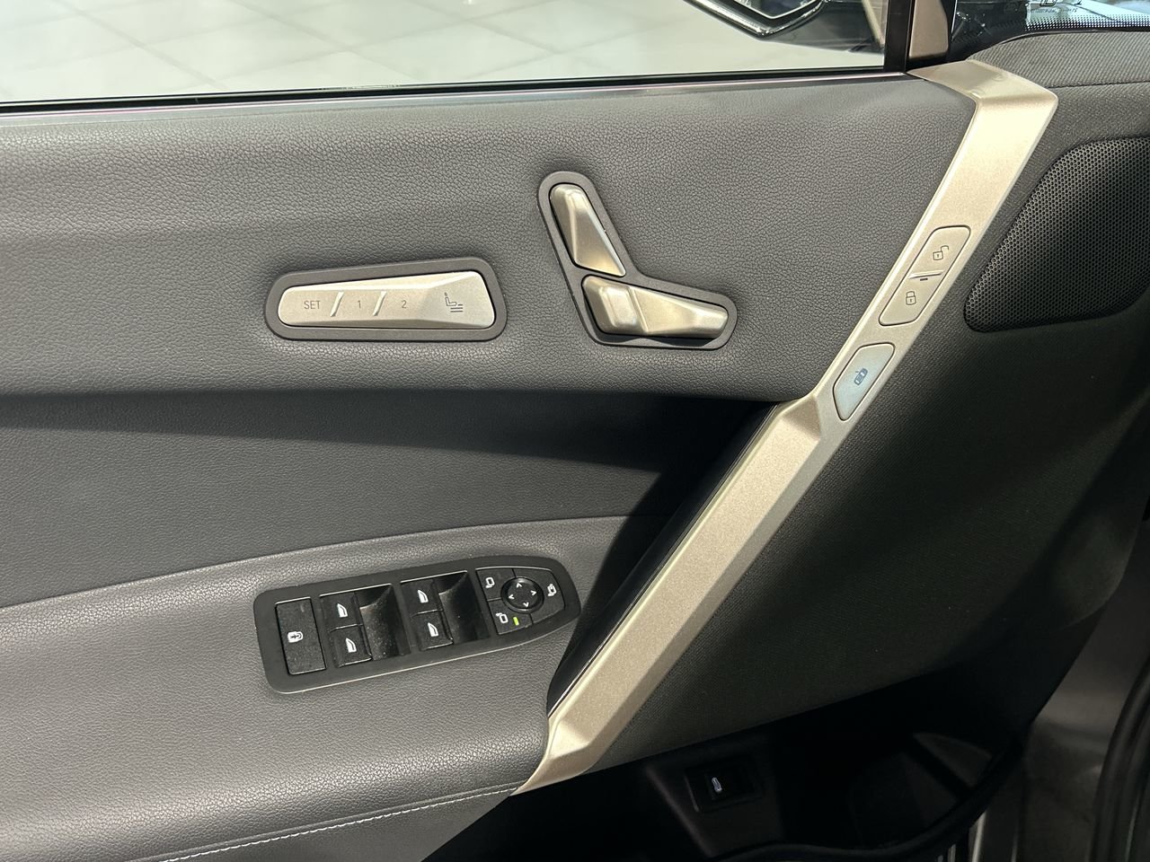 2022 BMW IX XDrive50 | Essential PKG, Toronto, Cash