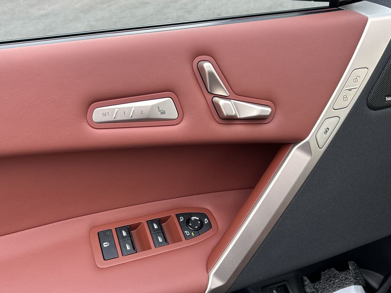 2024 BMW iX xDrive50, 多伦多, 全款车