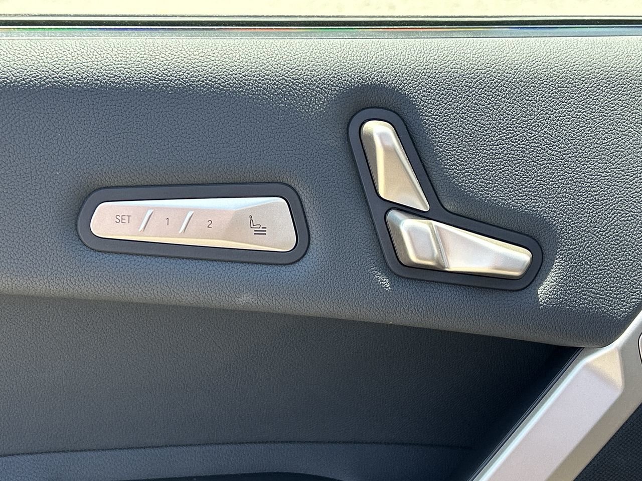2026 BMW IX XDrive60, Toronto, Cash