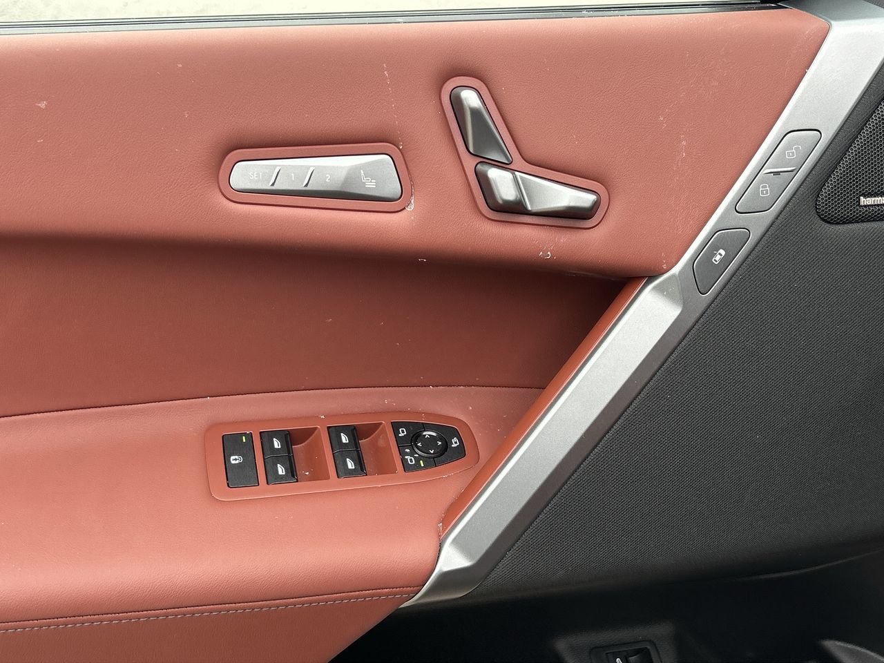 2026 BMW iX xDrive60, 多伦多, 全款车