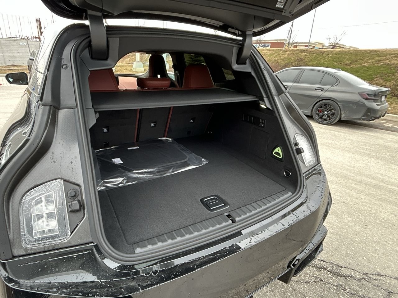 2026 BMW iX xDrive60, 多伦多, 全款车