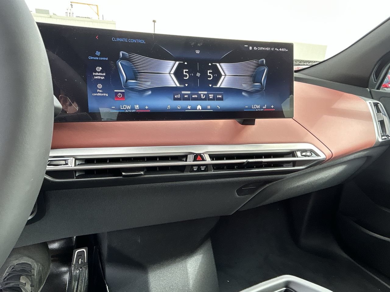 2026 BMW iX M70 xDrive, 多伦多, 全款车