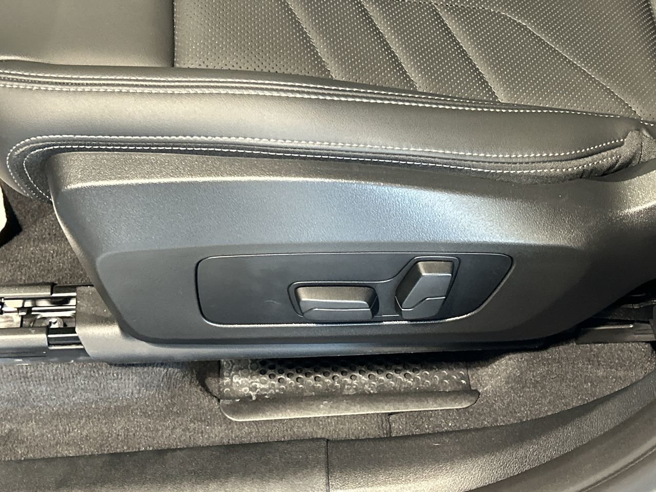 2024 BMW X1 XDrive28i | Essential PKG | Equipment PKG, Toronto, Cash