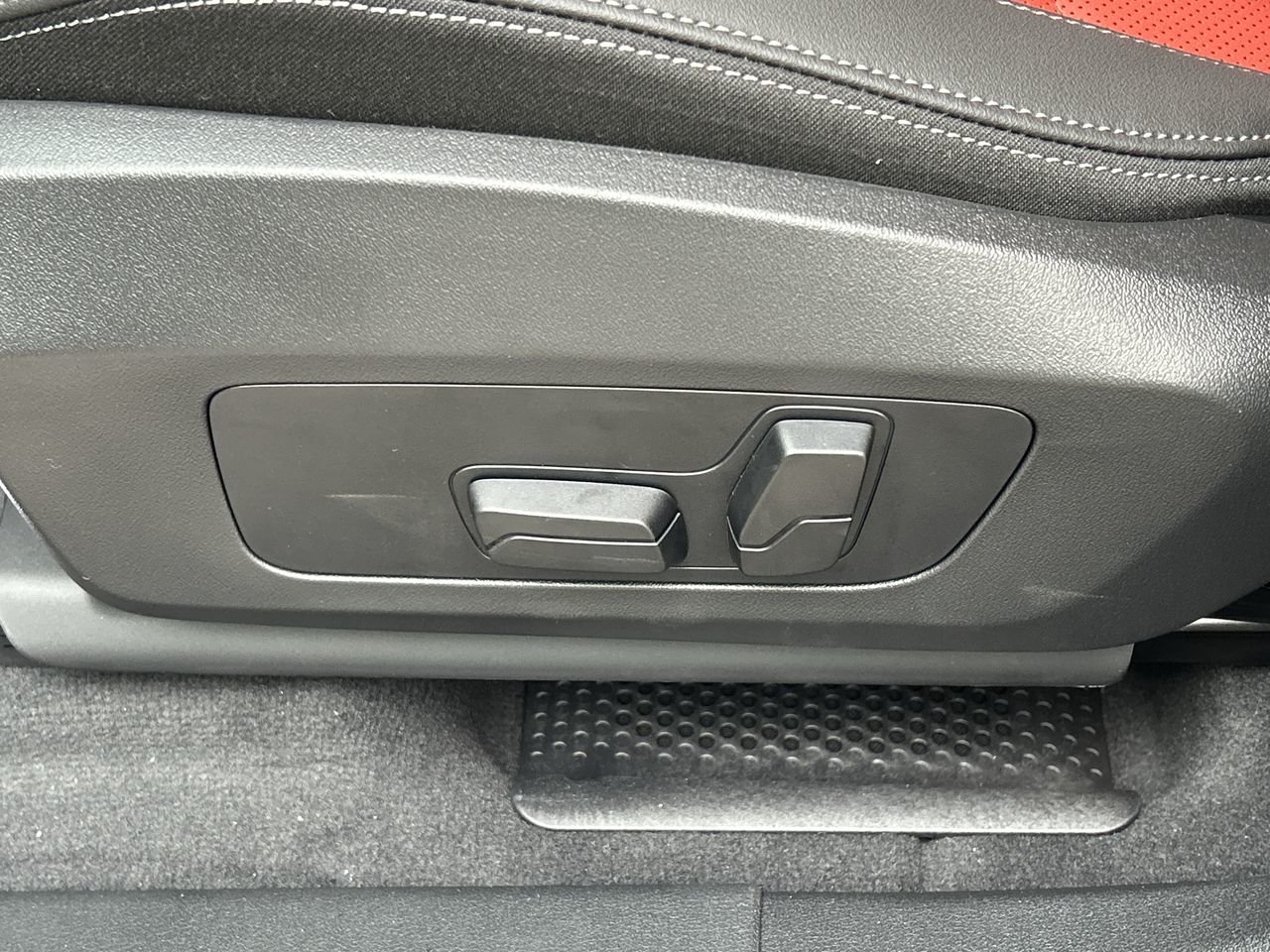 2025 BMW X1 XDrive28i, Toronto, Cash