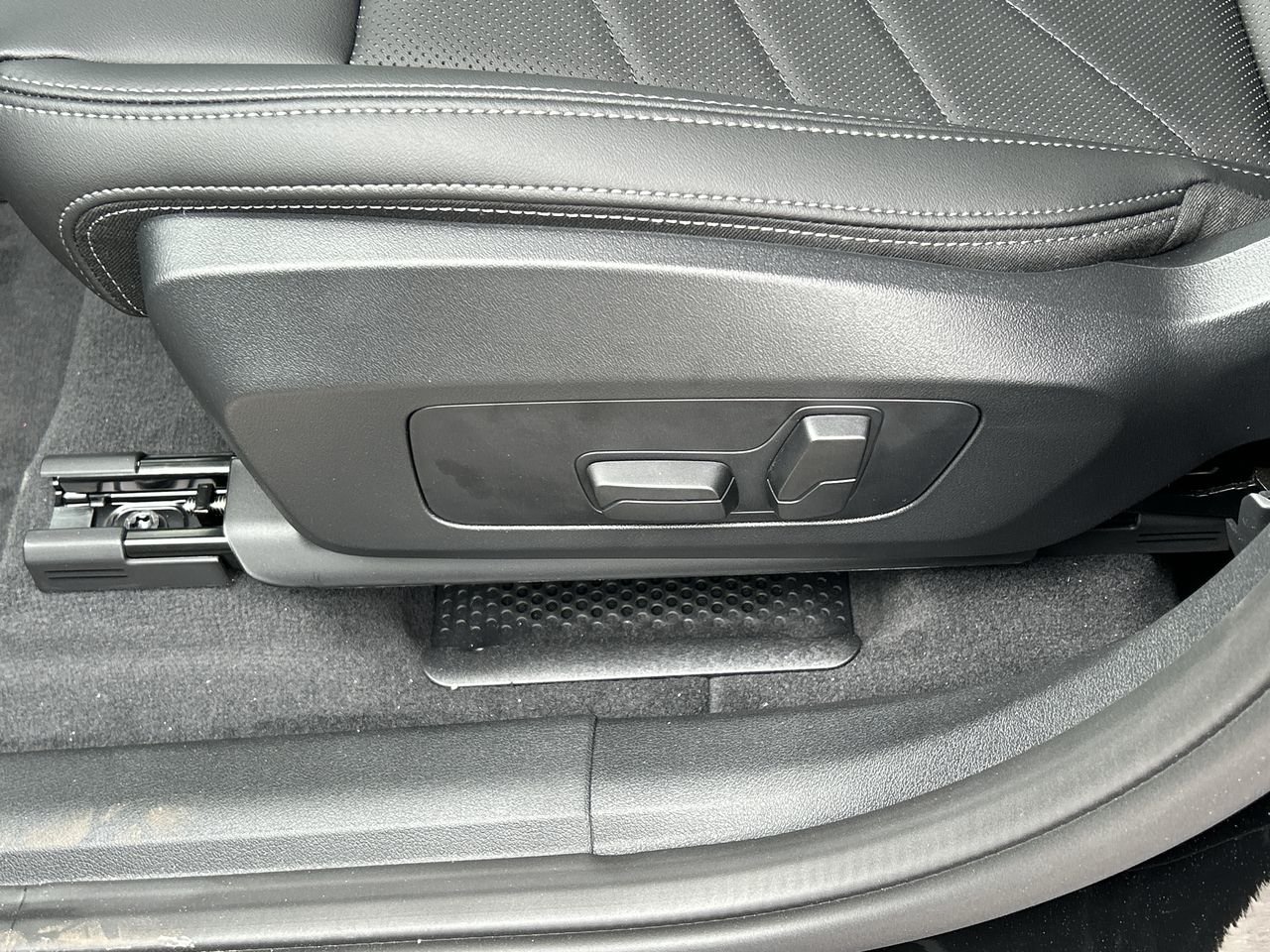 2025 BMW X1 XDrive28i, Toronto, Cash