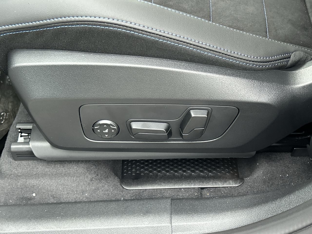 2025 BMW X1 M35i xDrive, Toronto, Cash