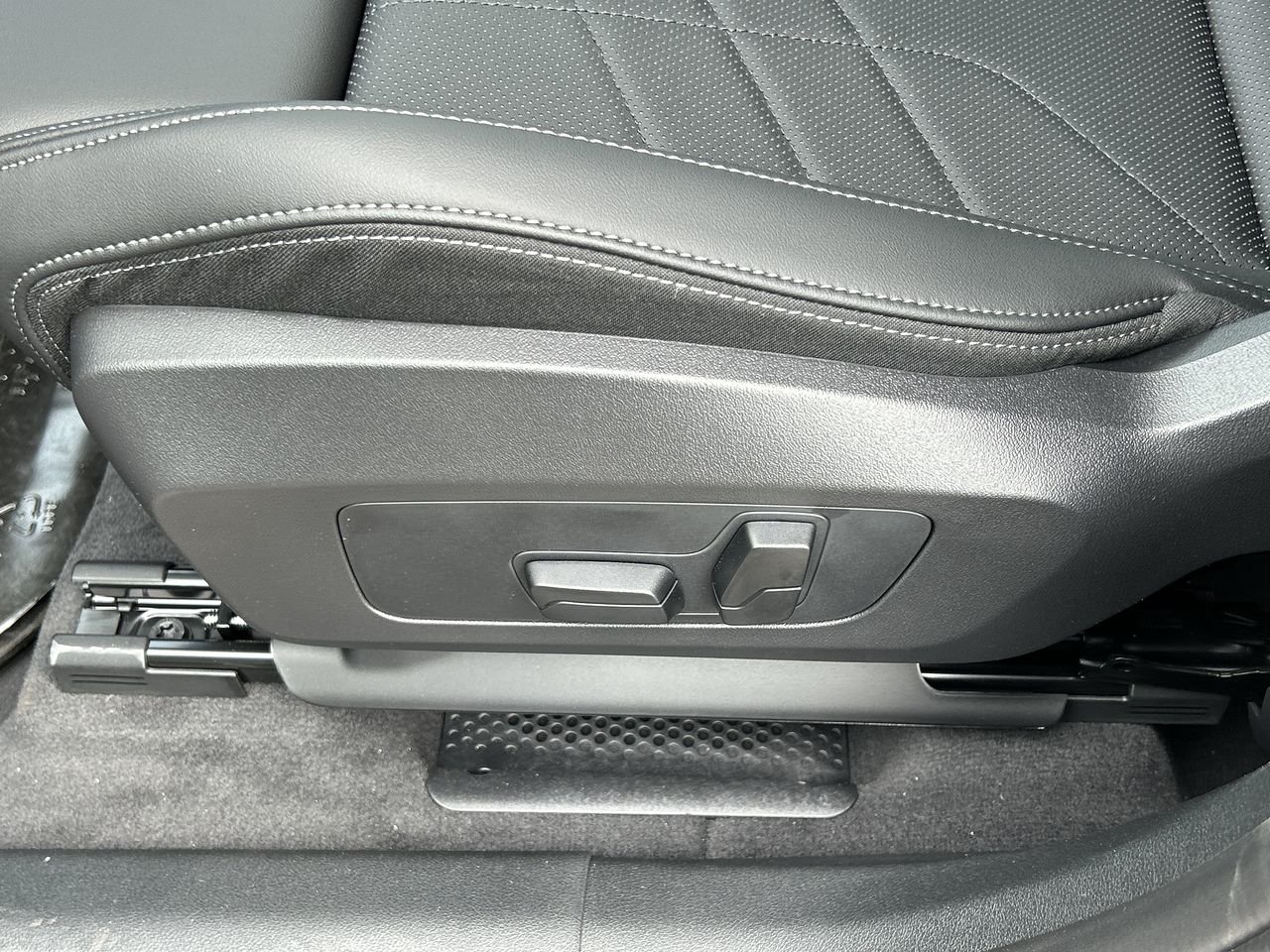 2025 BMW X1 XDrive28i M Sport Edition, Toronto, Cash