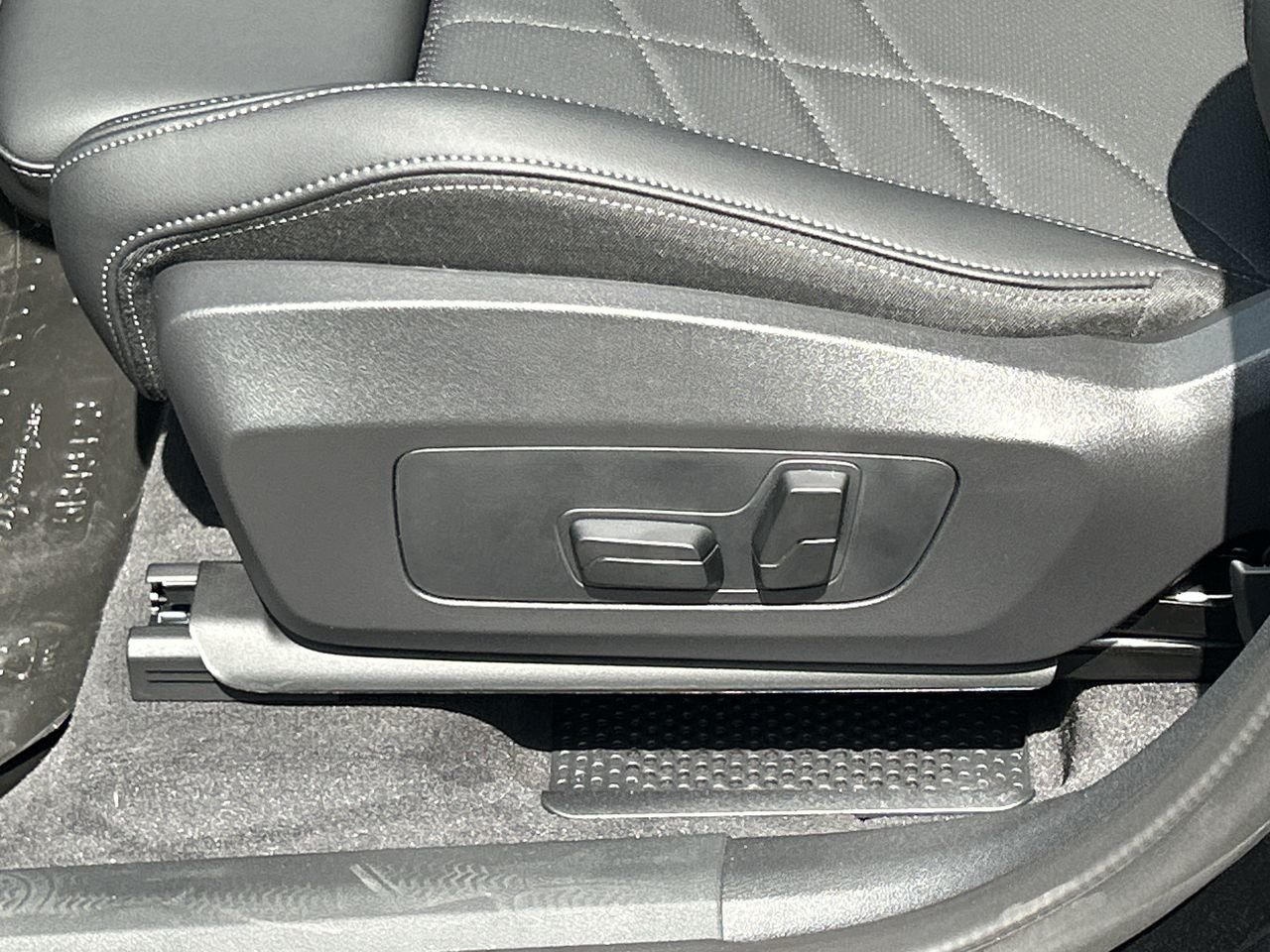 2025 BMW X1 XDrive28i M Sport Edition, Toronto, Cash