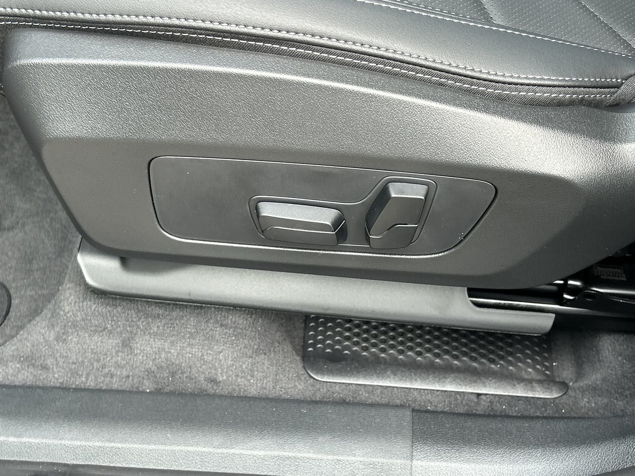 2026 BMW X1 XDrive28i, 多伦多, 全款车