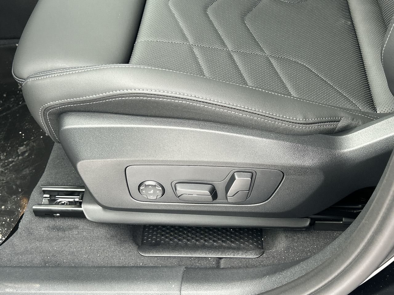 2026 BMW X1 xDrive28i M Sport Edition, 多伦多, 全款车