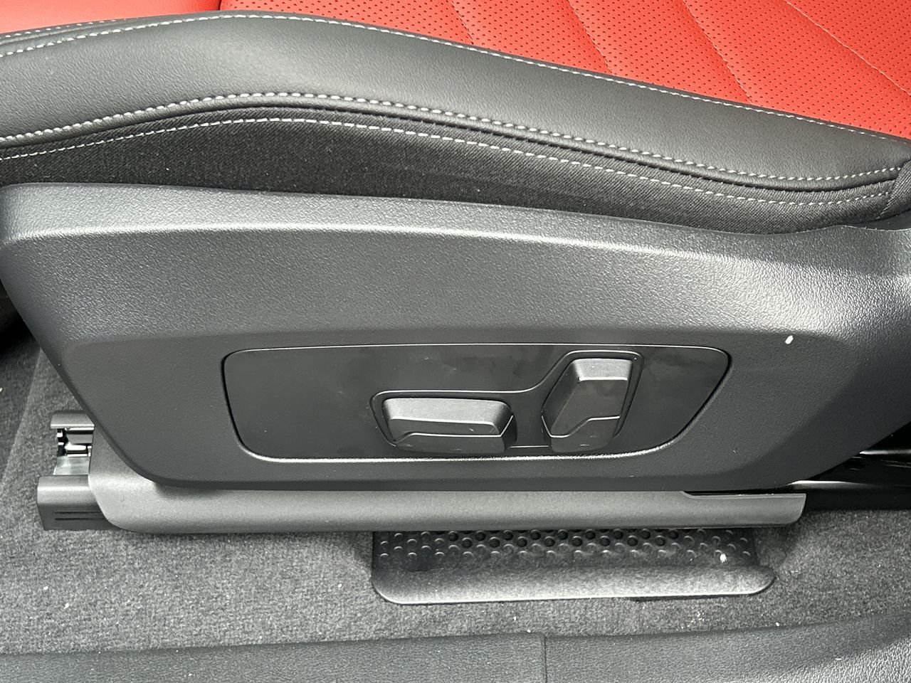 2025 BMW X2 XDrive28i, Toronto, Cash