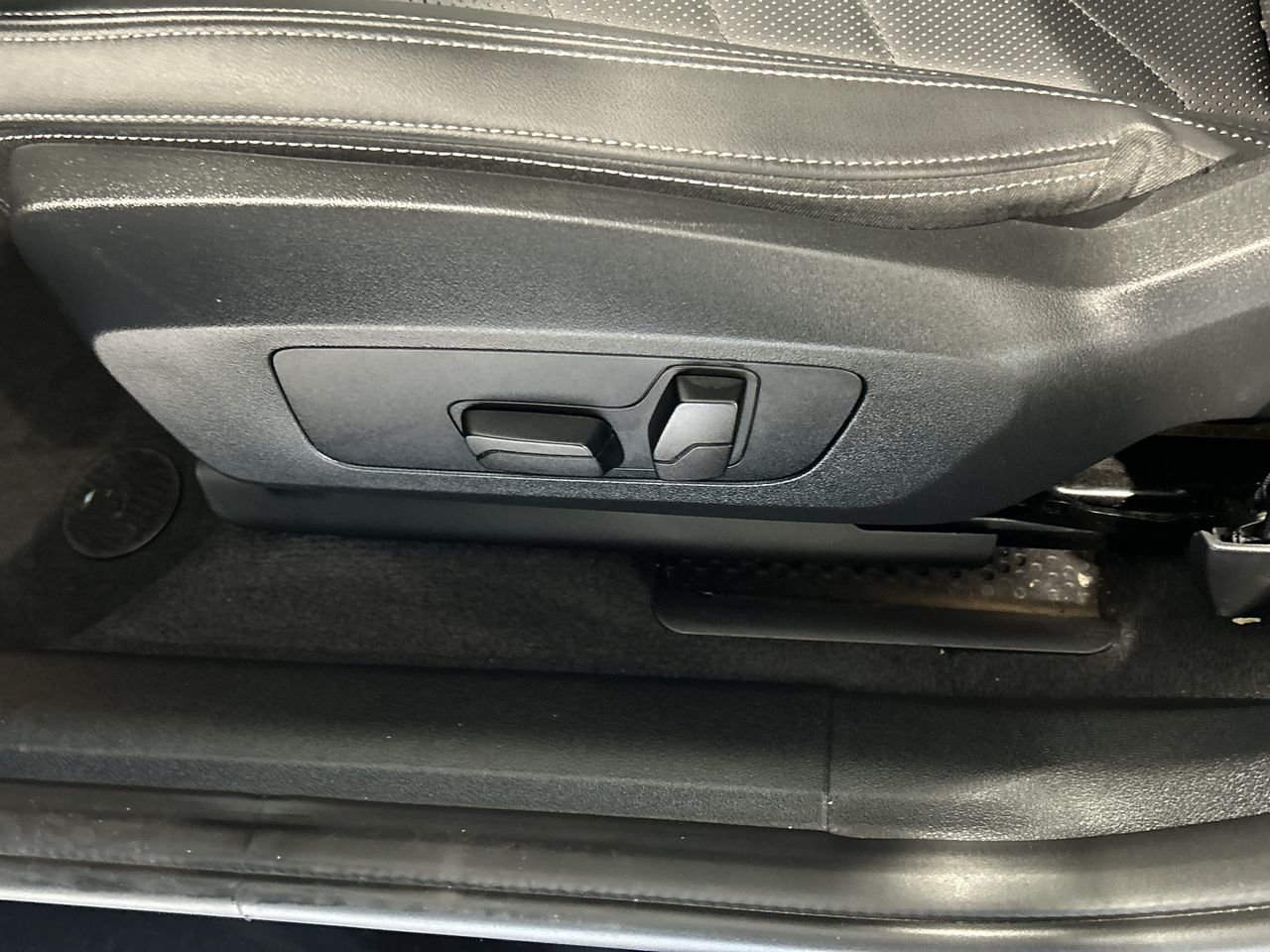 2025 BMW X2 XDrive28i | Essential Package, Toronto, Cash