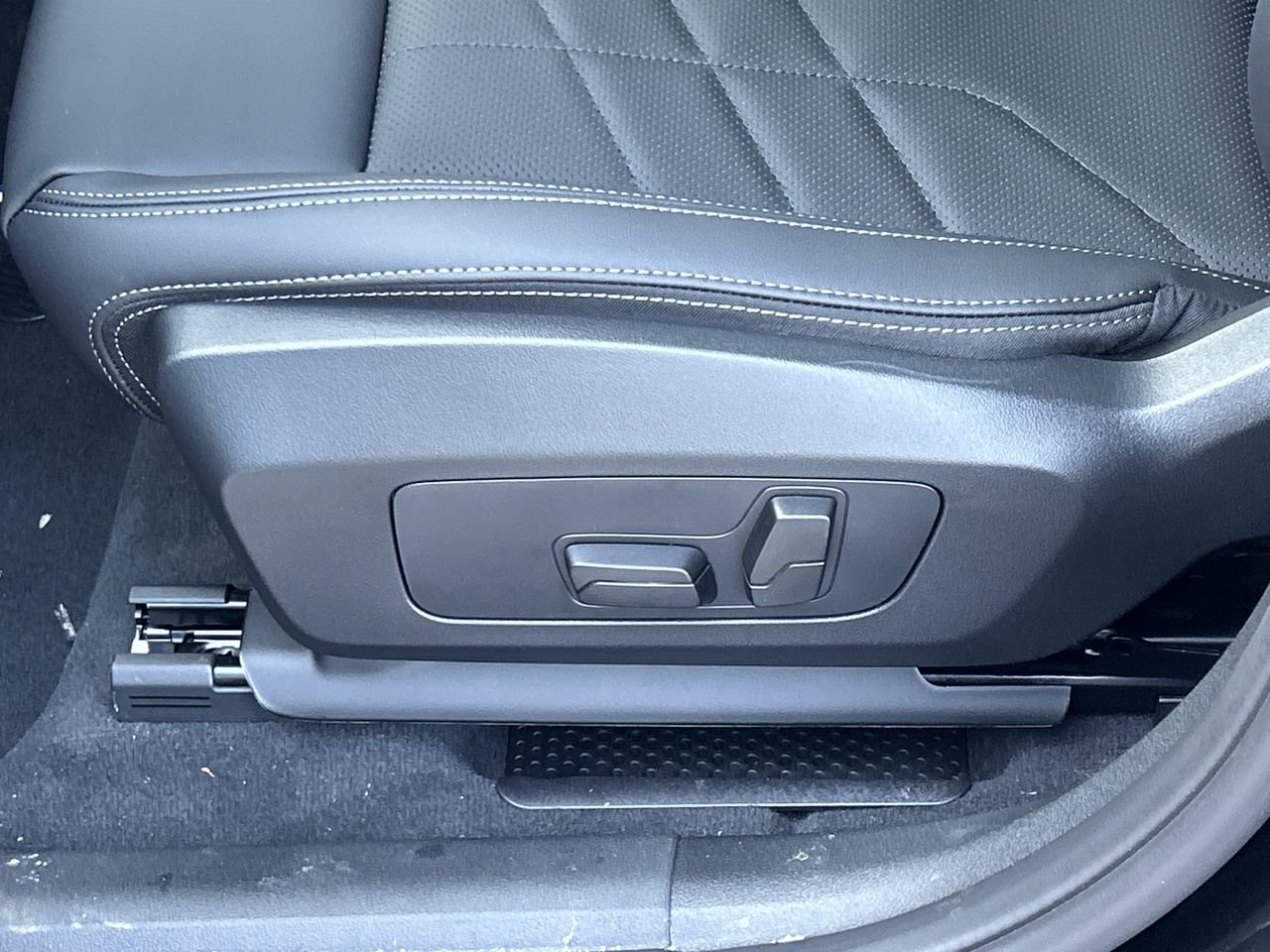 2026 BMW X2 xDrive28i, 多伦多, 全款车