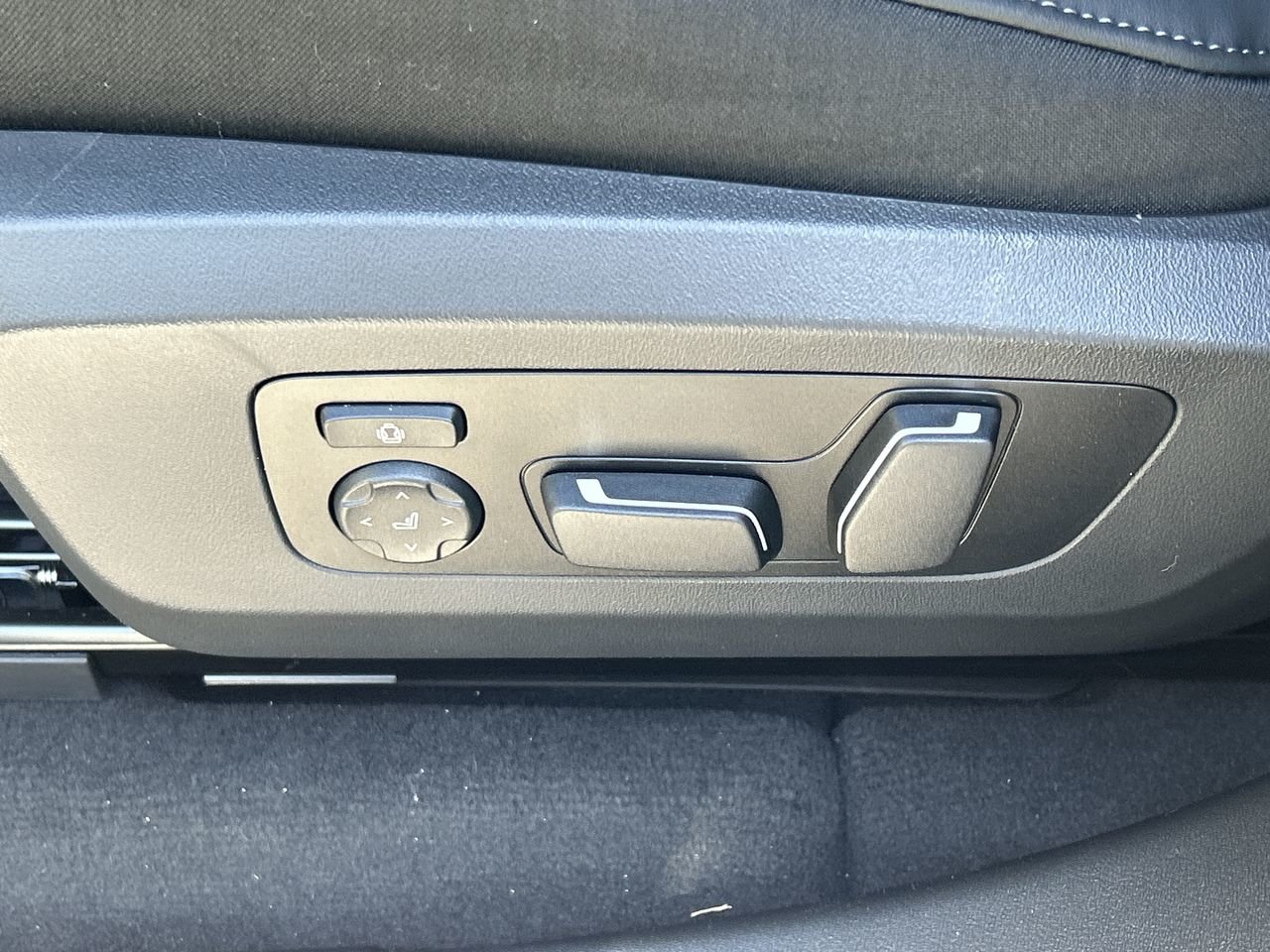 2025 BMW X3 M50 xDrive | Premium PKG | Rear Comfort Package, Toronto, Cash