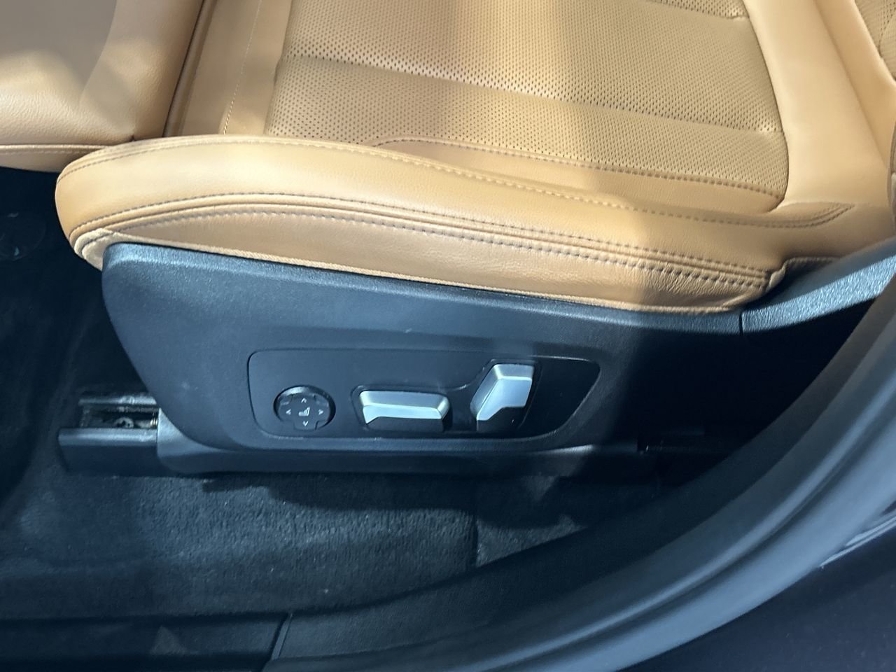 2022 BMW X4 XDrive30i | Essential Package, Toronto, Cash