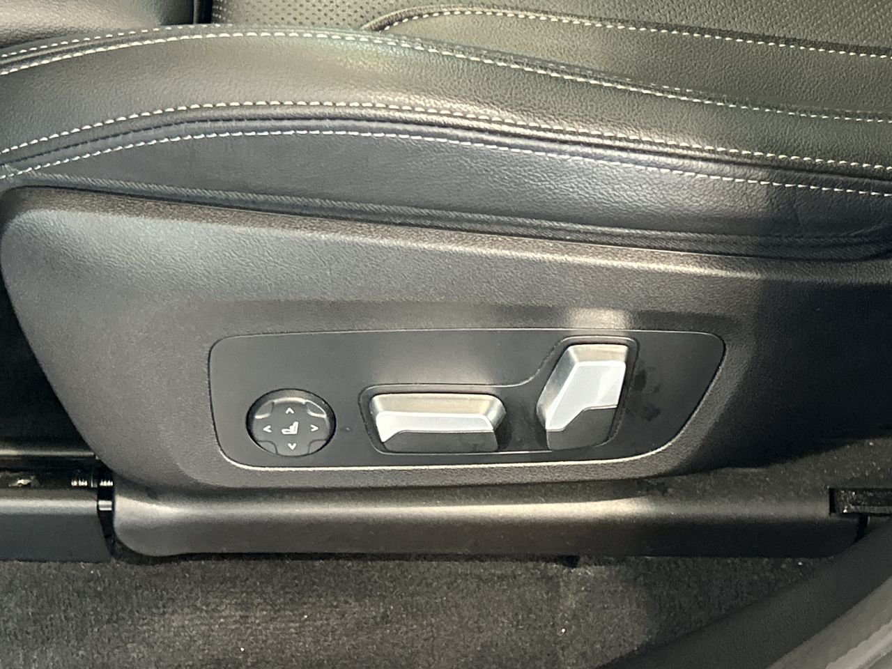 2023 BMW X4 XDrive30i | Essential Package, 多伦多, 全款车