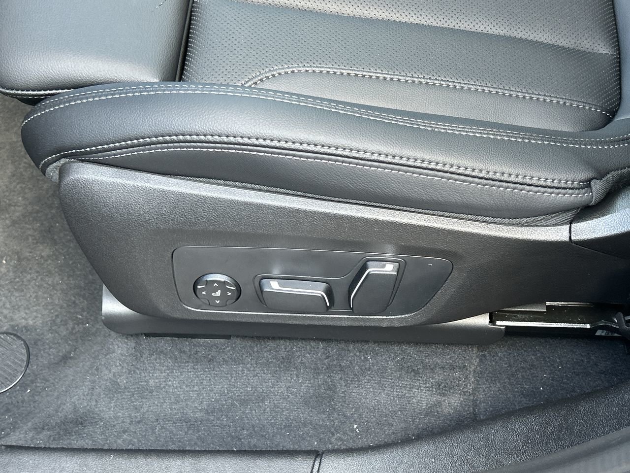 2025 BMW X4 XDrive30i M Sport Edition, Toronto, Cash