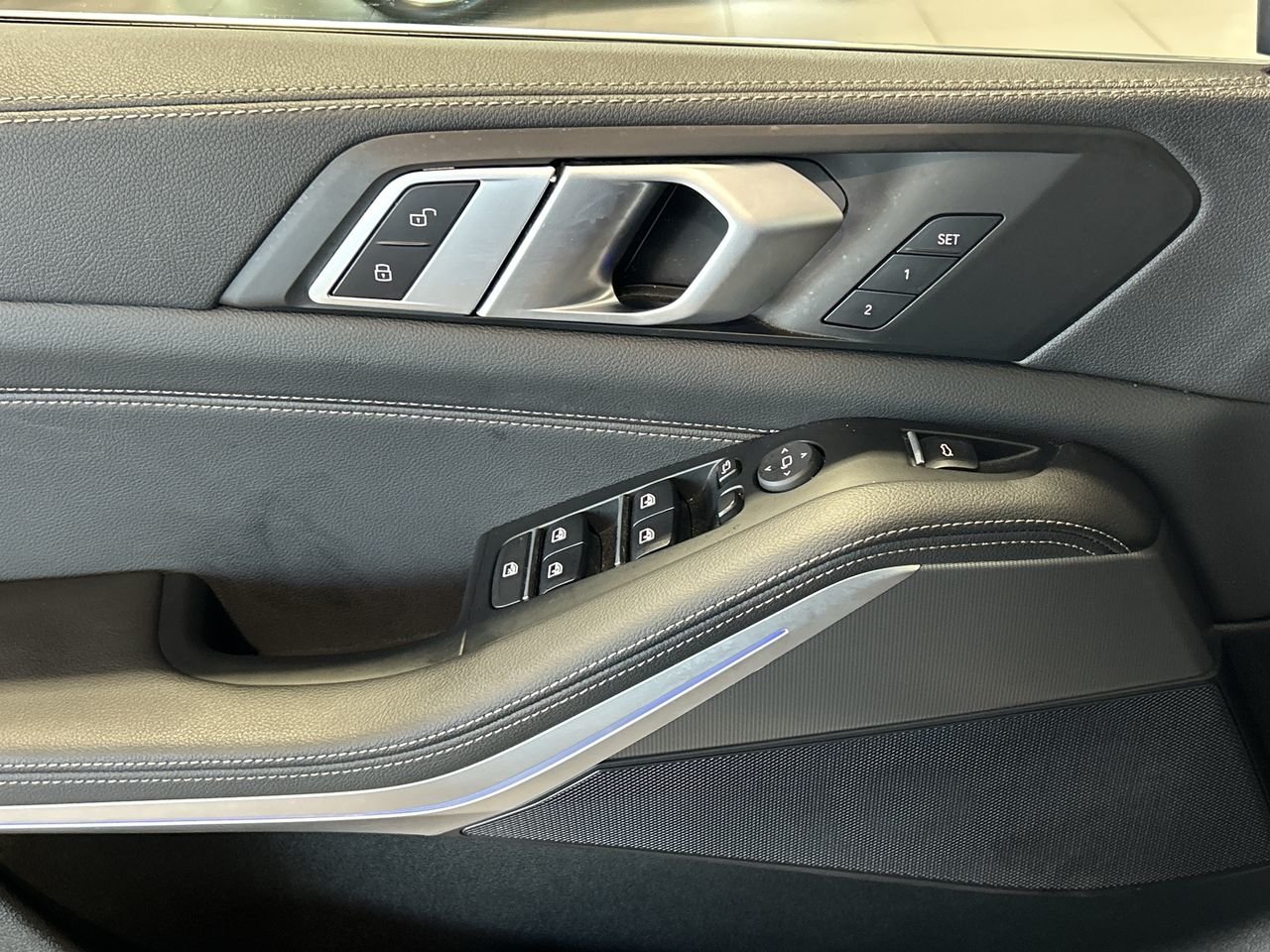 2022 BMW X5 XDrive40i | Essential Package, Toronto, Cash