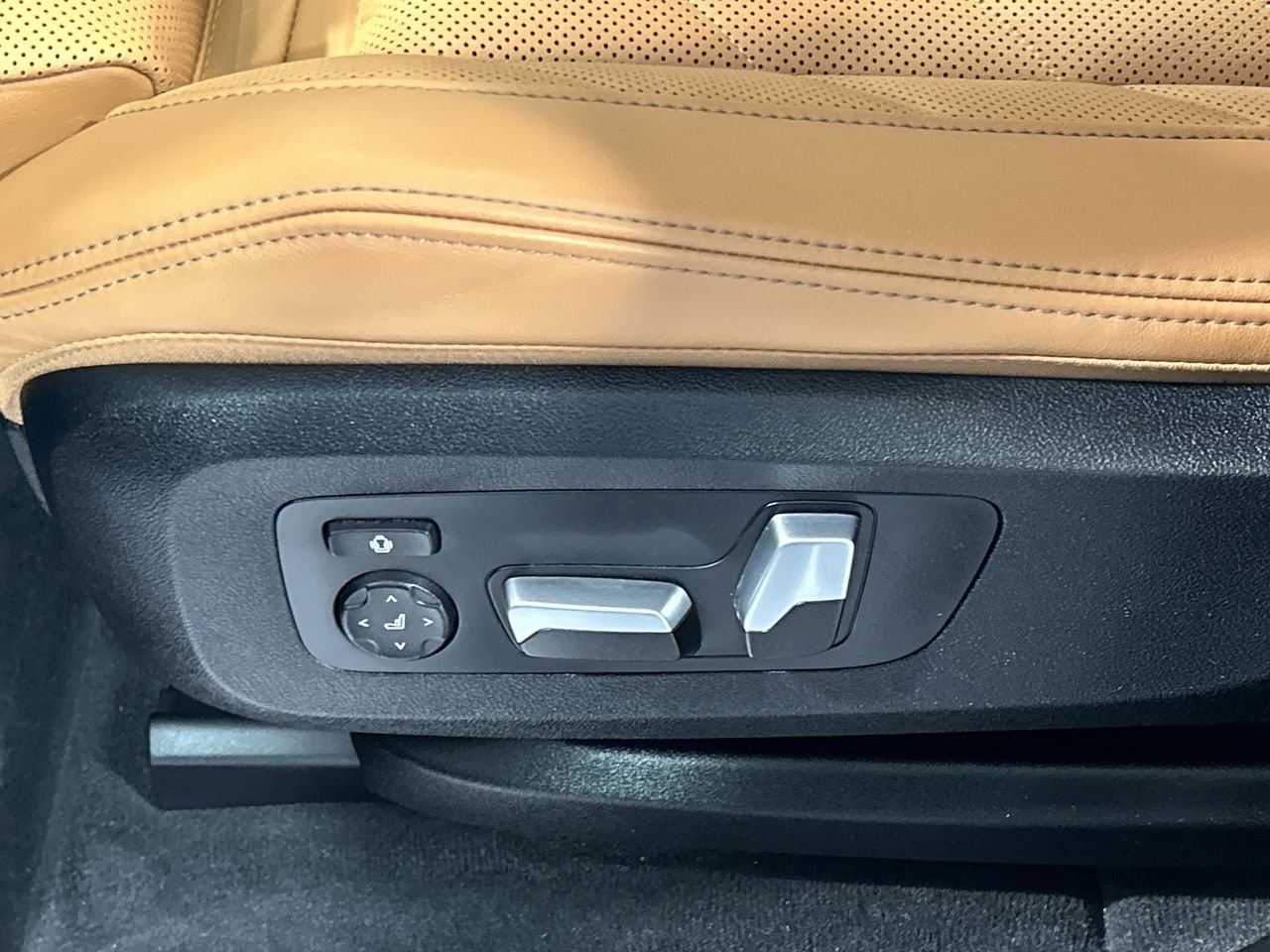 2024 BMW X5 XDrive40i | Essential PKG | M Sport Pro PKG, Toronto, Cash