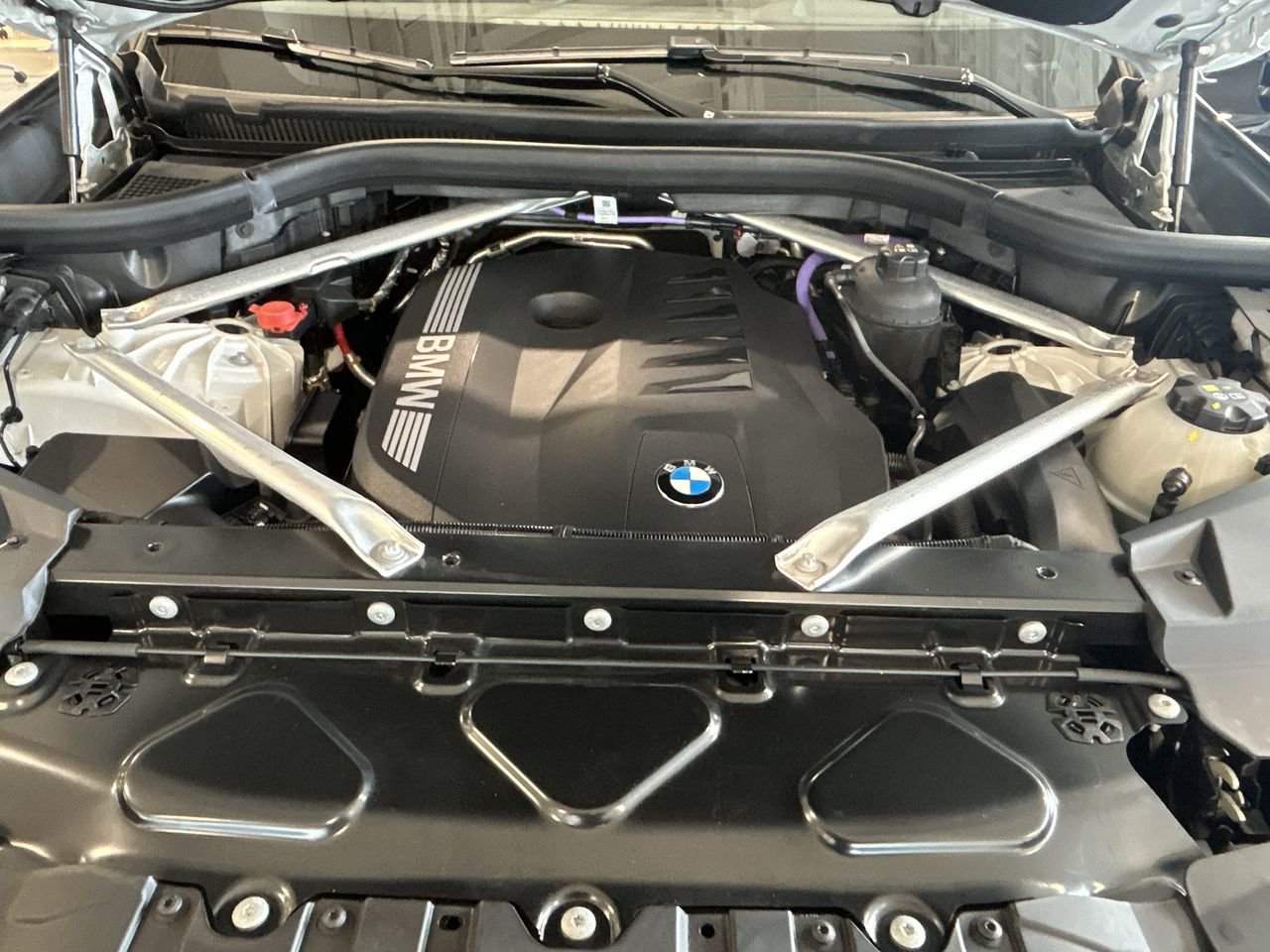2024 BMW X5 XDrive40i | Essential Package, Toronto, Cash
