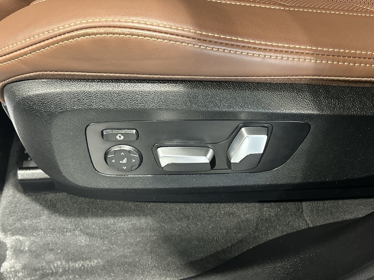 2024 BMW X5 XDrive50e | Essential Package, 多伦多, 全款车