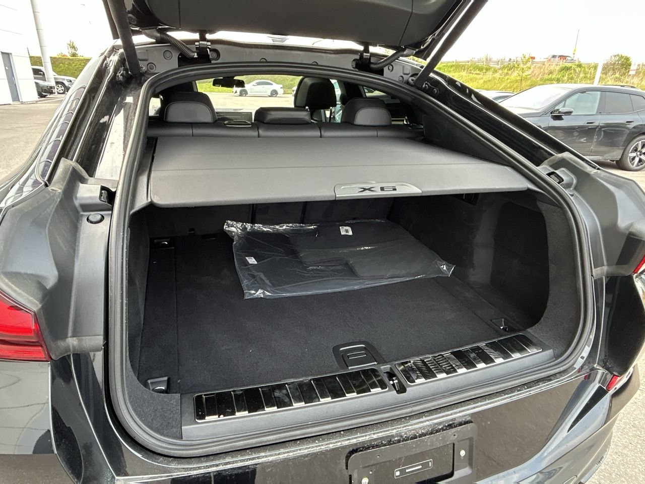 2025 BMW X6 XDrive40i, Toronto, Cash