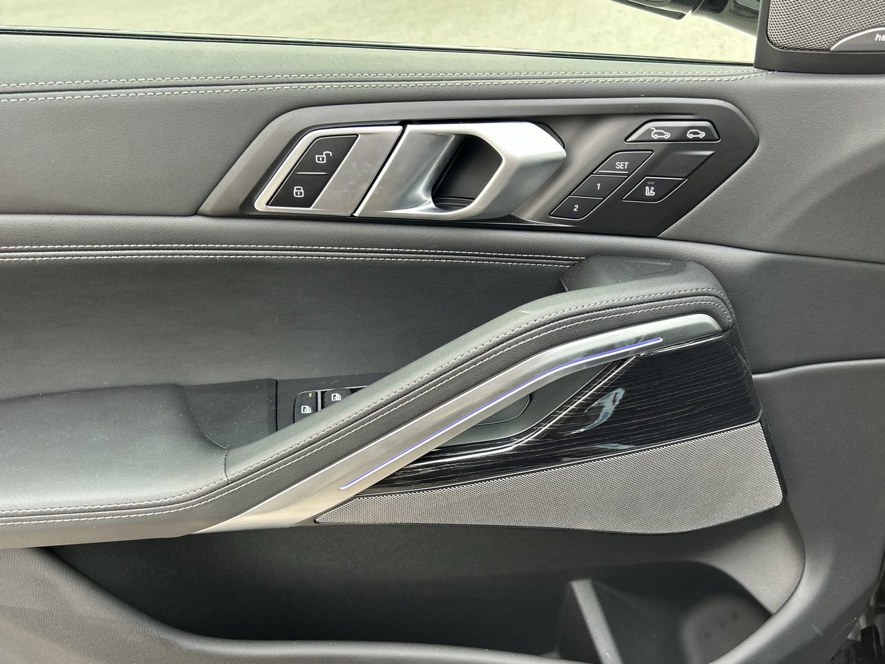 2025 BMW X6 XDrive40i, Toronto, Cash