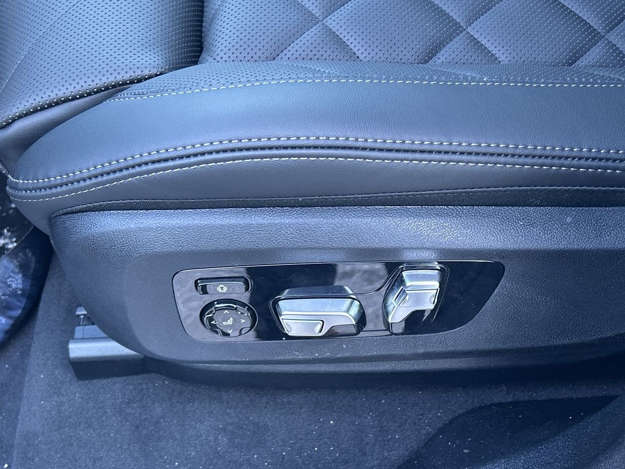 2026 BMW X6 xDrive40i, 多伦多, 全款车