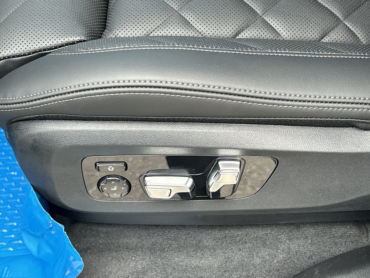 2025 BMW X7 M60i xDrive, 多伦多, 全款车