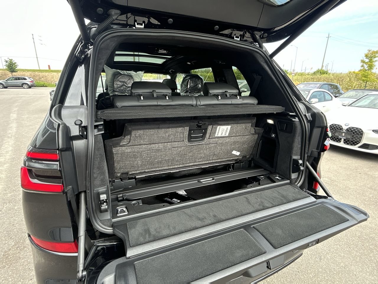2025 BMW X7 M60i xDrive, 多伦多, 全款车