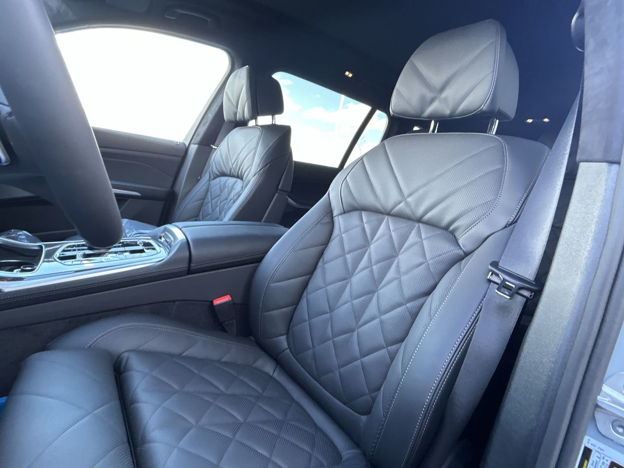 2025 BMW X7 XDrive40i, Toronto, Cash